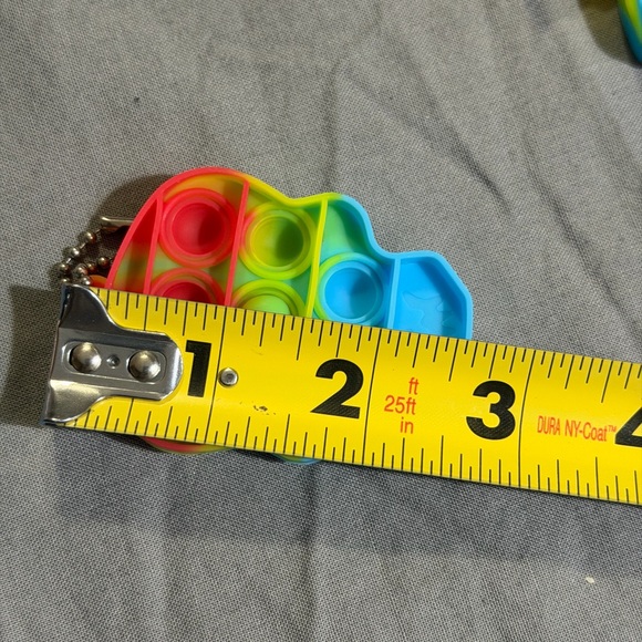 Colorful Pop Fidget Keychain Set - Picture 6 of 7
